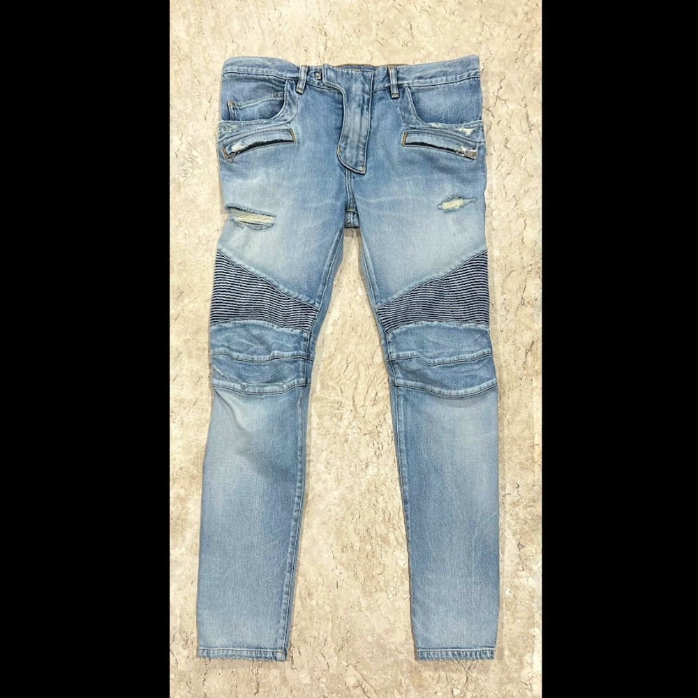 Authentic Balmain Mens Distressed Jeans, size 33